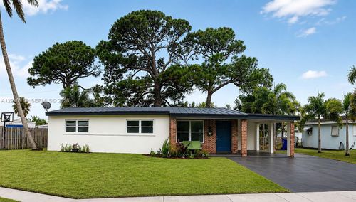 1029 Sw 1st Ave, Pompano Beach, FL, 33060-8703 | Card Image