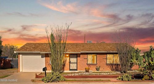 7313 N Camino De La Tierra, Tucson, AZ, 85741-2118 | Card Image