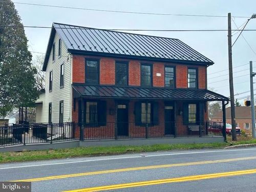 2651 N Reading Rd, DENVER, PA, 17517-9321 | Card Image