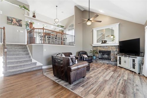 803 Mulberry St, Pleasant Hill, MO, 64080-1775 | Card Image