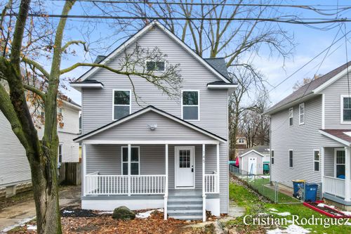 145 Straight Ave Nw, Grand Rapids, MI, 49504-5691 | Card Image