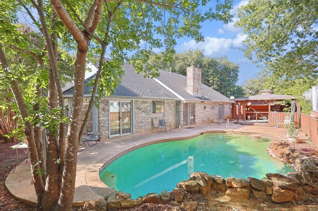 Aspen Dr, Lewisville, TX 75077