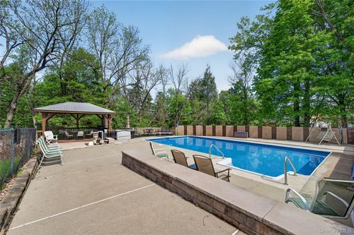 6 Pine Hill Rd, Monroe, NY, 10950-2110 | Card Image