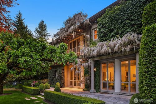 107 Nw Highland Dr, Shoreline, WA, 98177-8001 | Card Image