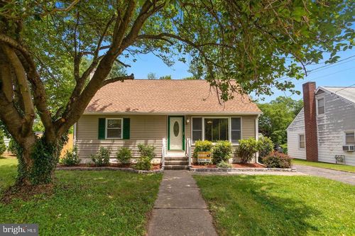 13 Spruce Ave, BORDENTOWN, NJ, 08505-1922 | Card Image