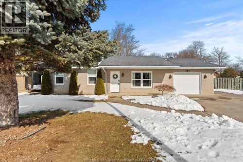 321 Cartier Cres, Belle River, ON, N8L0N2 | Card Image