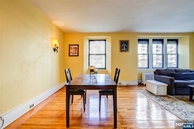 363-37 Mount Prospect, Condo with 3 bedrooms, 2 bathrooms and null parking in Newark NJ | Image 7