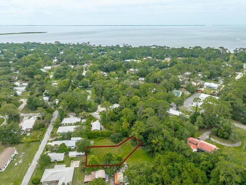 225 A Avenue G, Apalachicola, FL, 32320-1576 | Card Image