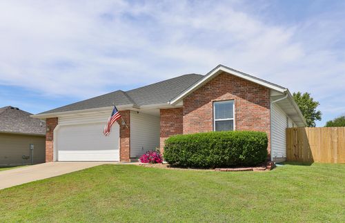 511 S Elgin Ave, Bolivar, MO, 65613-2092 | Card Image