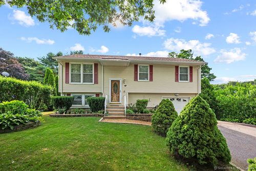 97 Celentano Dr, Naugatuck, CT, 06770-5214 | Card Image