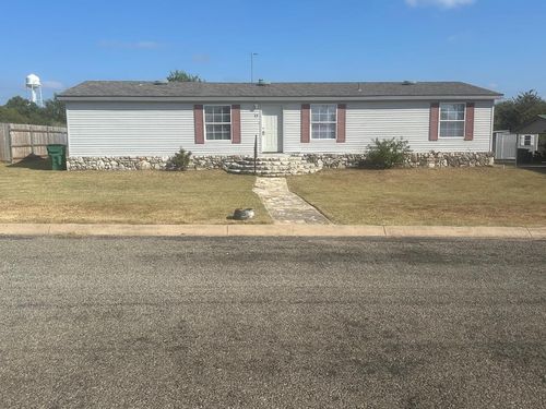 111 Village Ln, Llano, TX, 78643-3511 | Card Image