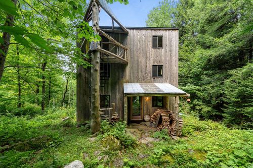 55 Stuart Lane, Waterbury, VT, 05676 | Card Image