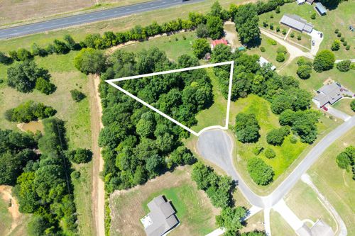 10 Windstone Dr, Trenton, GA, 30752-4262 | Card Image