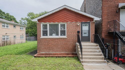 9207 Greenwood Ave, Chicago, IL, 60619-7836 | Card Image