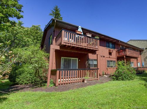 90 Coachlight Sq, Montrose, NY, 10548-1247 | Card Image