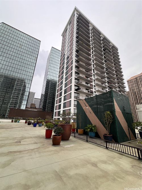 apt-16a-225 Queen St, Honolulu, HI, 96813-4639 | Card Image