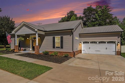 964 Mathis Ave, Salisbury, NC, 28146-6141 | Card Image