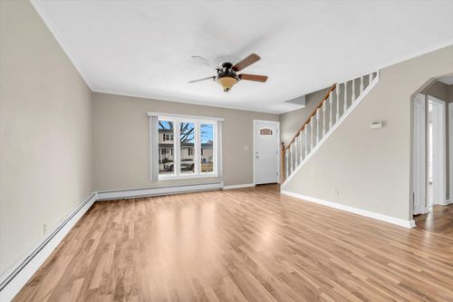 109 6th St, New Hyde Park, NY, 11040-4111 | Card Image
