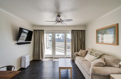 9121-6300 Seawall Blvd, Galveston, TX, 77551-2219 | Card Image