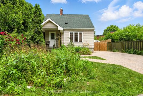 284 Anna Ave, Ottawa, ON, K1Z7V6 | Card Image