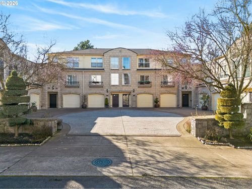 18720 Sw Boones Ferry Rd, Tualatin, OR, 97062-8486 | Card Image