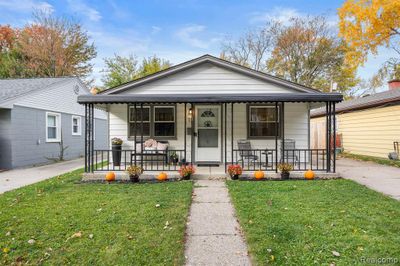 2331 Harris Street, Home with 3 bedrooms, 1 bathrooms and null parking in Ferndale MI | Image 1