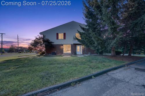 51116 S Foster Rd, Chesterfield, MI, 48047-1304 | Card Image
