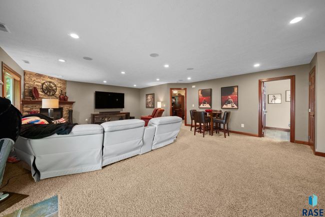4400 E Aster Cir, House other with 5 bedrooms, 4 bathrooms and null parking in Sioux Falls SD | Image 36
