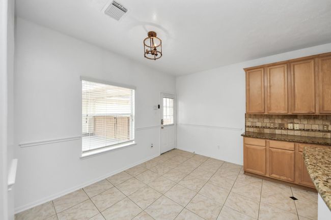 1605 Spring Glen Ln, House other with 5 bedrooms, 4 bathrooms and 2 parking in Pearland TX | Image 11