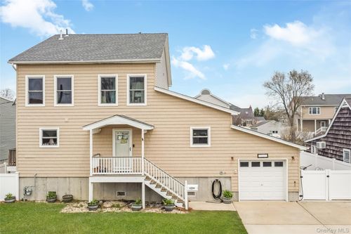 3729 Niami St, Seaford, NY, 11783-3542 | Card Image
