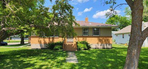 910 13th St, International Falls, MN, 56649-2831 | Card Image