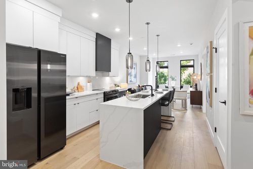 51-1208 M St Nw, WASHINGTON, DC, 20005-5139 | Card Image
