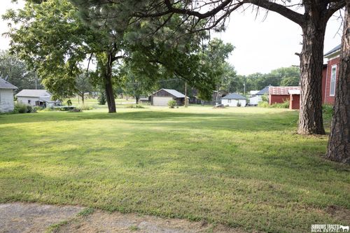 516 9th St, Pawnee City, NE, 68420-3500 | Card Image