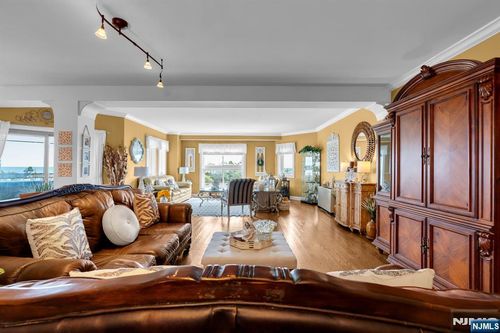 300 Ocean Ave N, Long Branch, NJ, 07740-7566 | Card Image