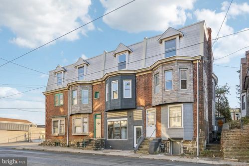 702 Main St, DARBY, PA, 19023-2517 | Card Image