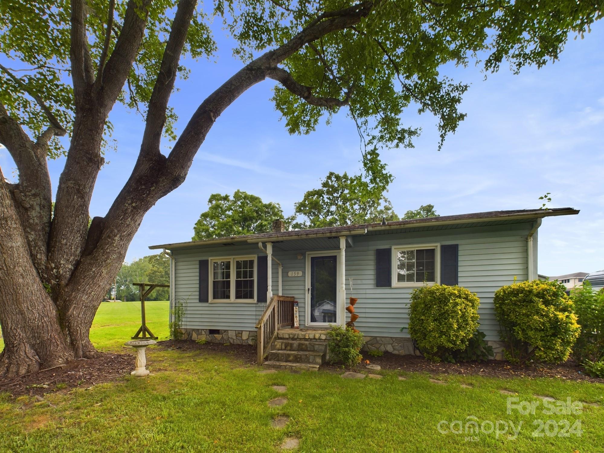 Shannon Park Cir, Taylorsville, NC 28681