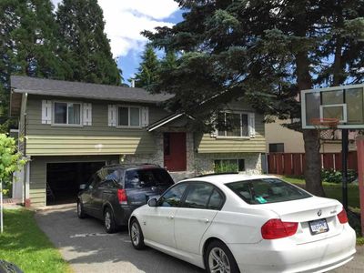 10498 155a St, House other with 6 bedrooms, 2 bathrooms and 3 parking in Surrey BC | Image 2