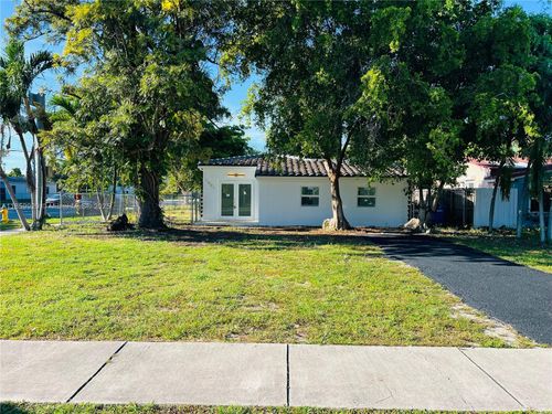 1501 Ne 176th St, North Miami Beach, FL, 33162-1444 | Card Image