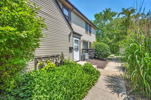 apt-a-552 Turney Rd, Bedford, OH, 44146-7340 | Card Image