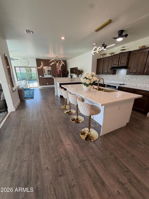 1507 E Apollo Rd, Phoenix, AZ, 85042-4475 | Card Image