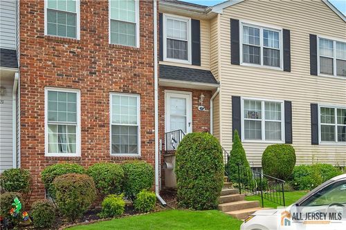 20 Karwatt Ct, Sayreville, NJ, 08872-2218 | Card Image