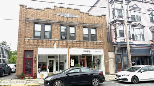 10-725 Warren St, Hudson, NY, 12534-3016 | Card Image