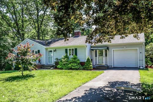 7 Mohawk Cir, Danbury, CT, 06811-4440 | Card Image