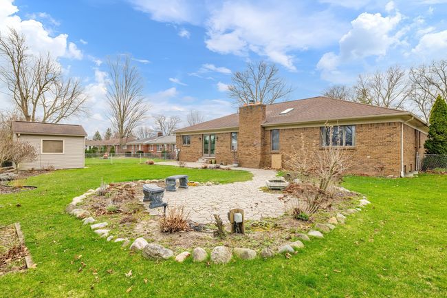Patio oasis with water fountain | Image 44