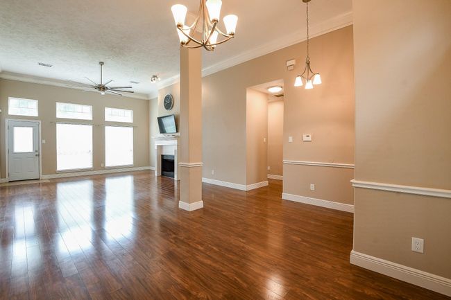 21818 Windsor Castle Dr, House other with 3 bedrooms, 2 bathrooms and 2 parking in Spring TX | Image 6