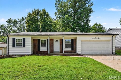 6780 Lesli Mari Ct, Florissant, MO, 63033-4819 | Card Image