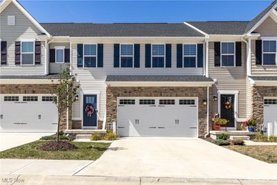 1135 Starboard Drive, Townhouse with 3 bedrooms, 2 bathrooms and null parking in Medina OH | Image 1