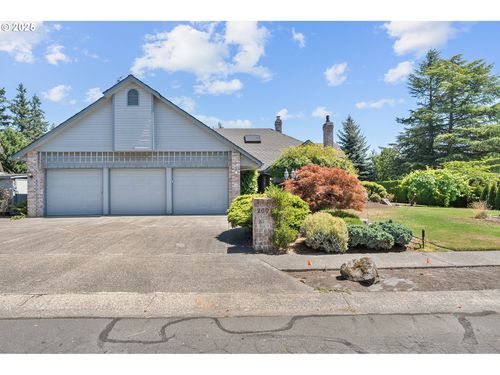 2001 Conestoga Ln, West Linn, OR, 97068-2555 | Card Image