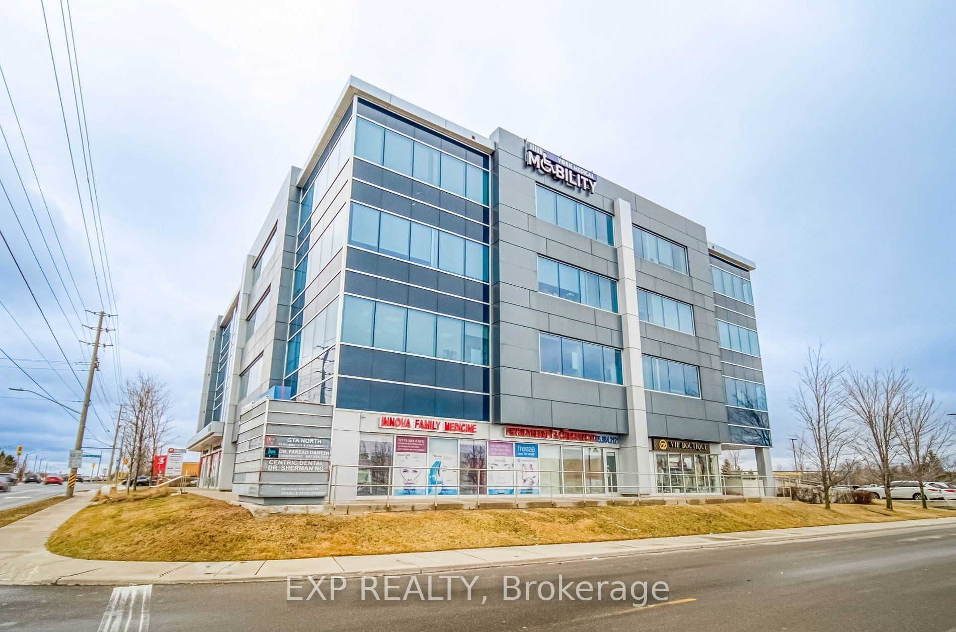 Commercial Sale in Richmond Hill 3