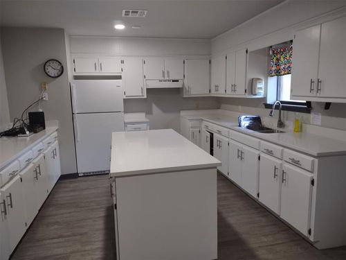 823 S 3rd Ave, Stroud, OK, 74079-5217 | Card Image